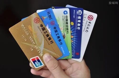 多少歲能辦銀行卡呢？